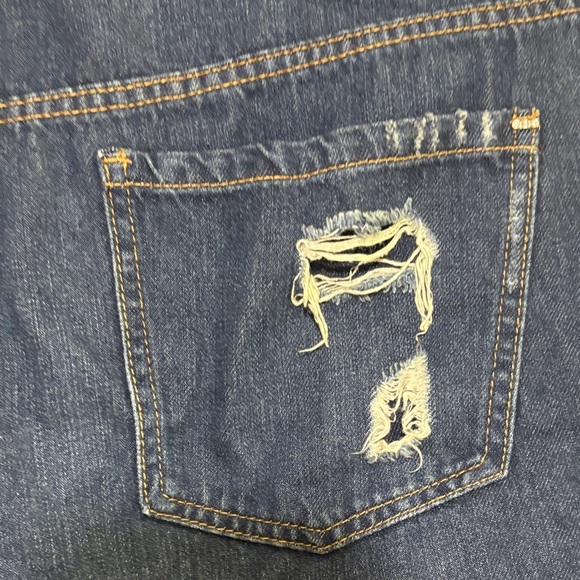 Garage Distressed Denim Shorts- measurements suggest size 8 - Picture 10 of 10